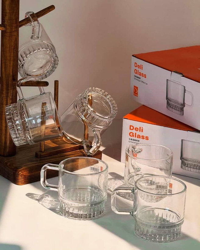 استکان چایخوری پایه دار طرح ماندگار stayble برند DELI GLASS