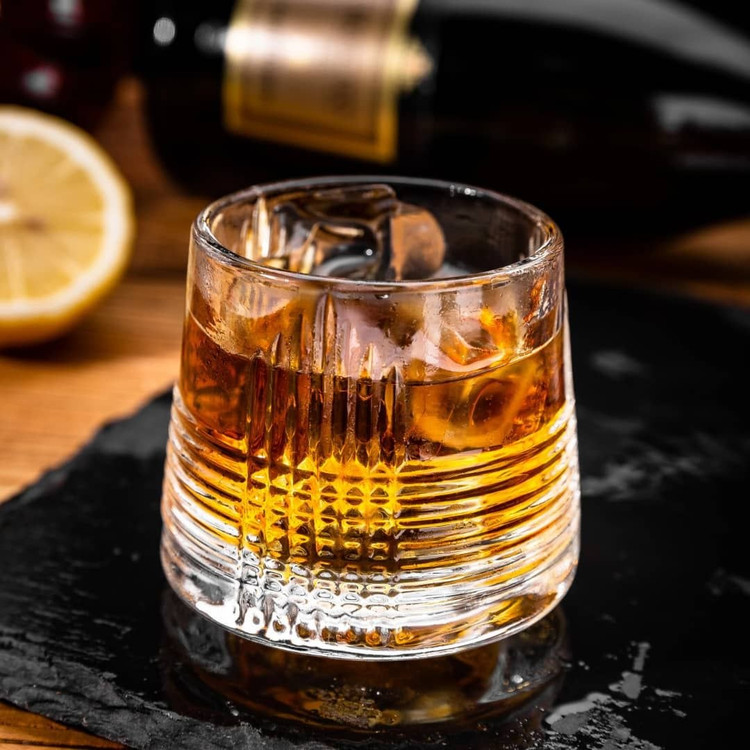 نیم لیوان چرخشی در دو طرح برند DELI GLASS