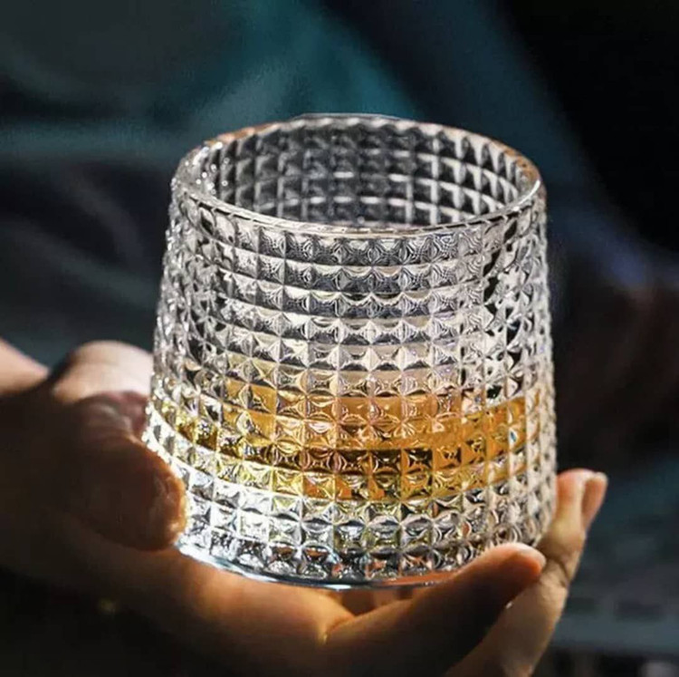 نیم لیوان چرخشی در دو طرح برند DELI GLASS