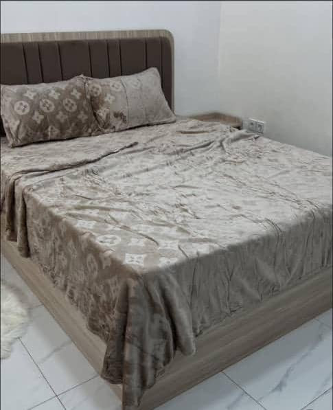 روتختی دو نفره مخمل طرح لوویی ویتون ۴ تکه