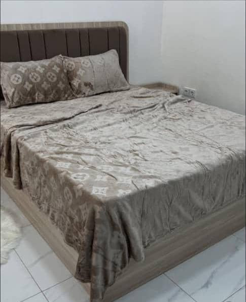 روتختی دو نفره مخمل طرح لوویی ویتون ۴ تکه