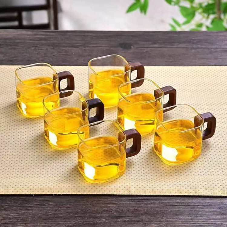 قهوه خوری مربع با نعلبکی چوبی