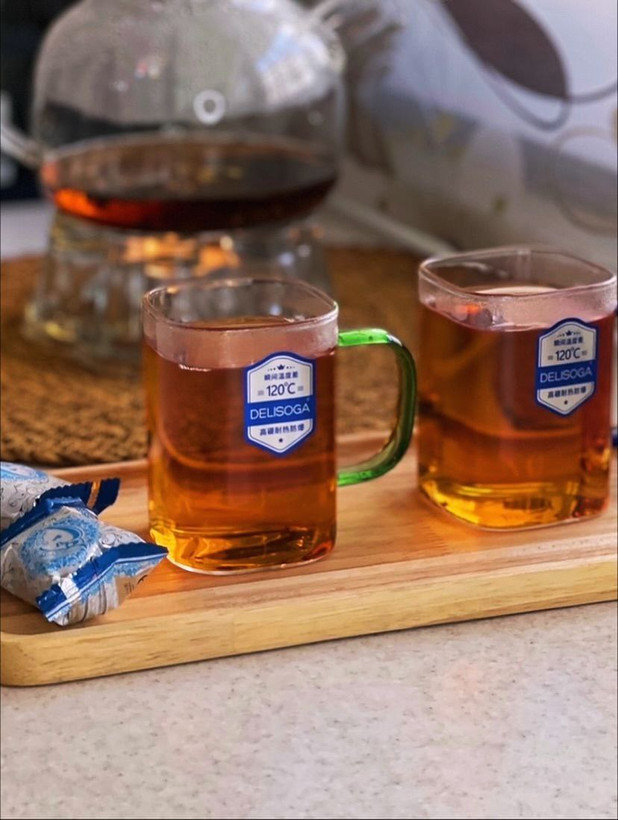 استکان مربعی دسته رنگی 230 سی سی برند DELI GLASS