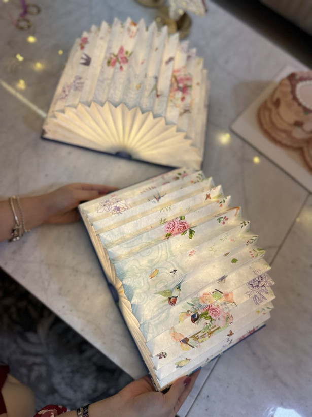 آباژور کتابی