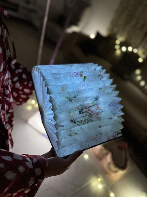 آباژور کتابی