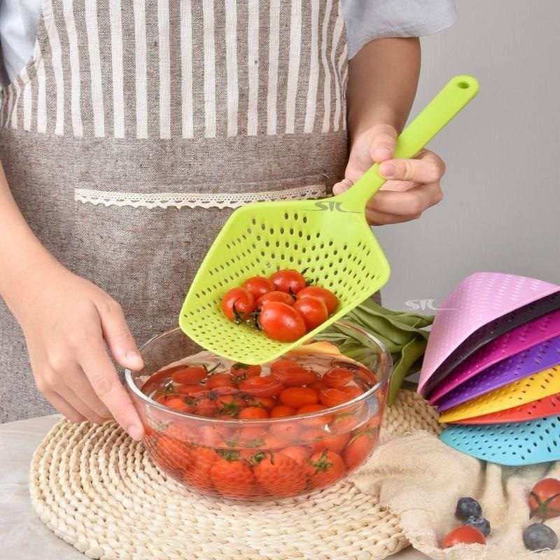 قاشق و آبکش ملاقه ای