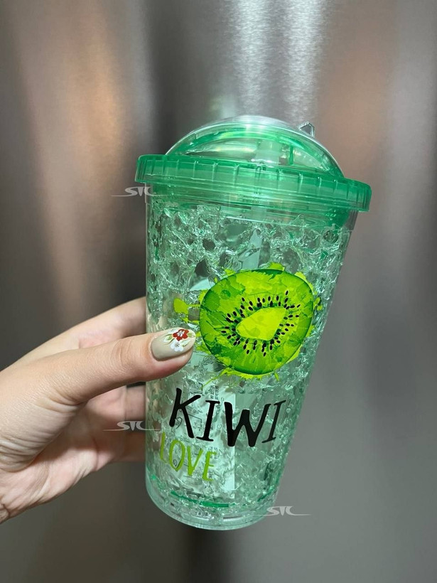لیوان اسموتی یخی