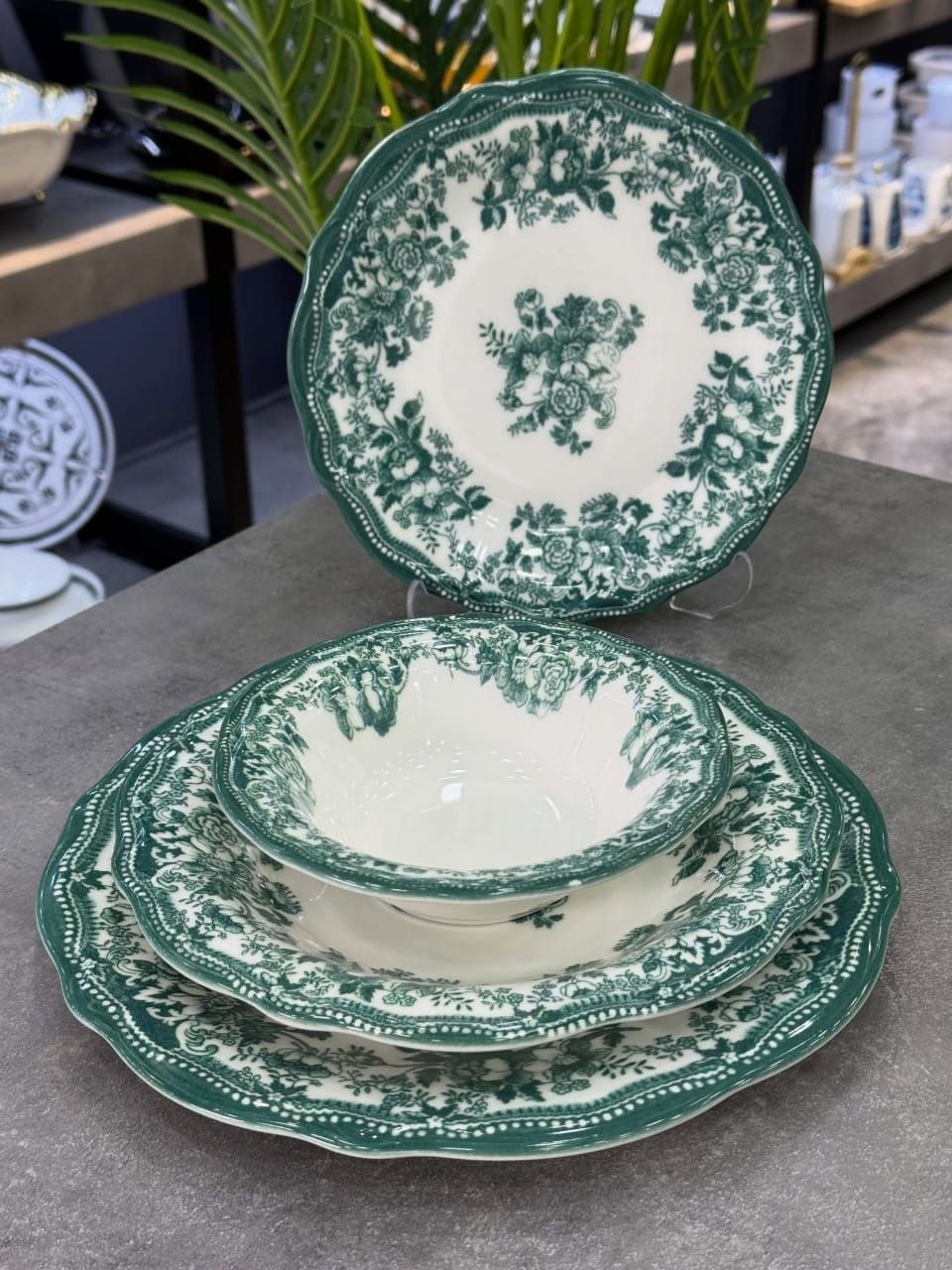 سرویس غذاخوری ۲۴ پارچه طرح VELOUR برند KOSOVA